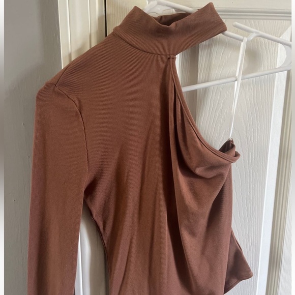 One Shoulder Top - Picture 2 of 2